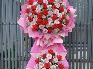 Kệ Hoa Khai Trương 2 Tầng Màu Hồng - GIAO HOA TẬN NƠI (HKT-140)