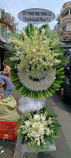 Đặt Vòng Hoa Đám Tang Cai Lậy - Hoa Chúc Mừng Khai Trương - Tiệm Hoa Tang Lễ Tiền Giang