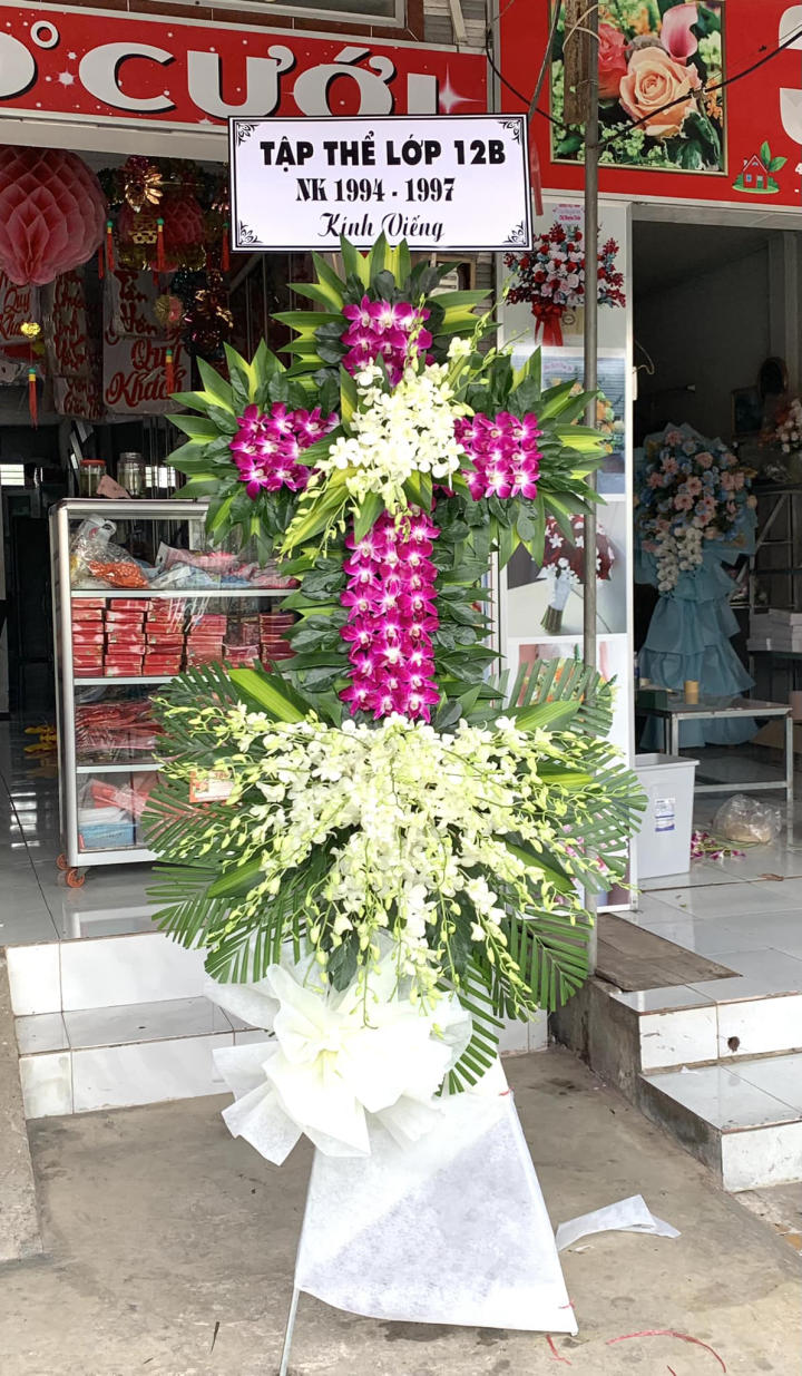 kệ hoa đám tang, kệ hoa viếng, lẳng hoa viếng, lẳng hoa đám tang