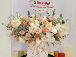 hoa sinh nhật, giỏ hoa sinh nhật tông trắng, hoa sinh nhật tông trắng đẹp