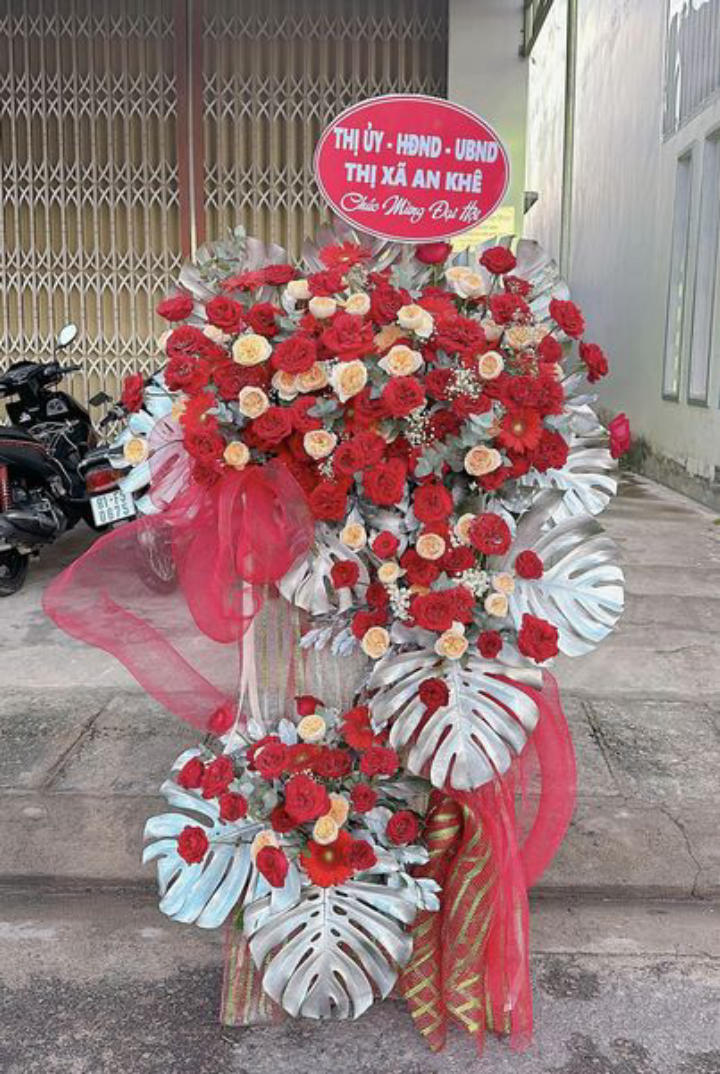 hoa khai trương, kệ hoa khai trương, kệ hoa khai trương đẹp, lẳng hoa khai trương đẹp, lẳng hoa khai trương