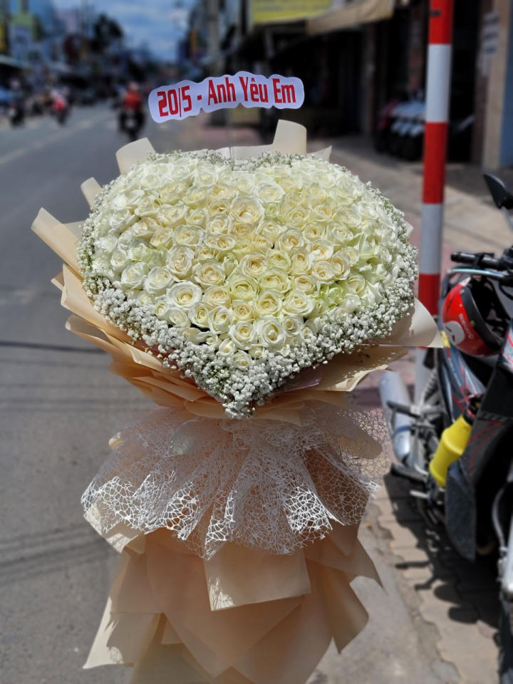 hoa sinh nhật, Bó hoa sinh nhật tông trắng, hoa sinh nhật tông trắng