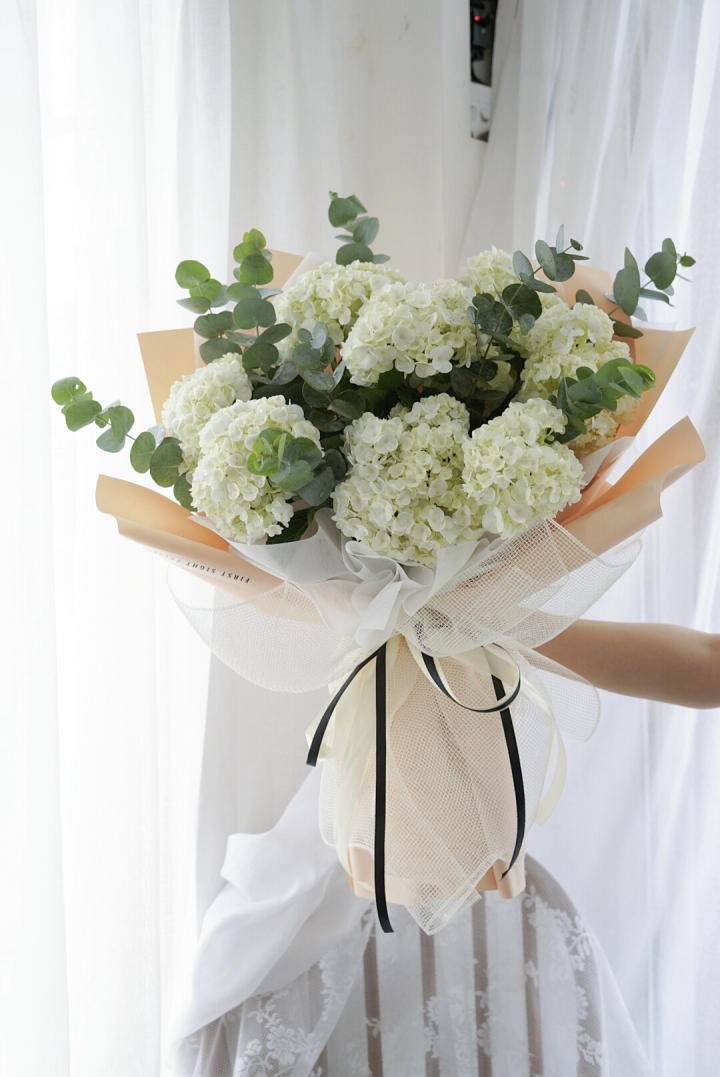 hoa sinh nhật, Bó hoa sinh nhật tông trắng, hoa sinh nhật tông trắng