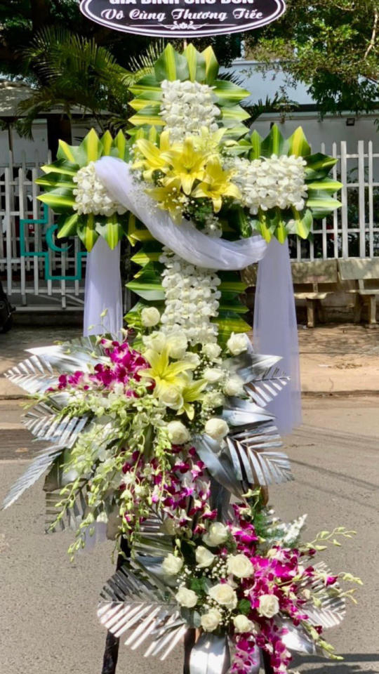 kệ hoa đám tang, kệ hoa viếng, lẳng hoa viếng, lẳng hoa đám tang