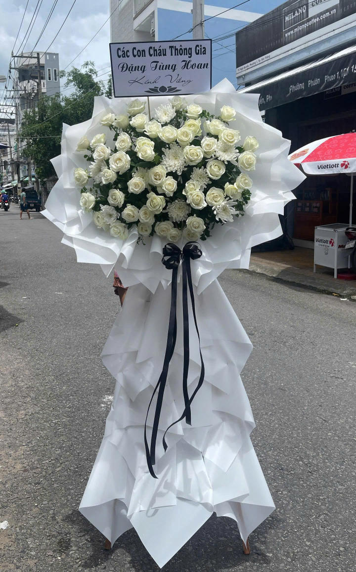 kệ hoa đám tang, kệ hoa viếng, lẳng hoa viếng, lẳng hoa đám tang